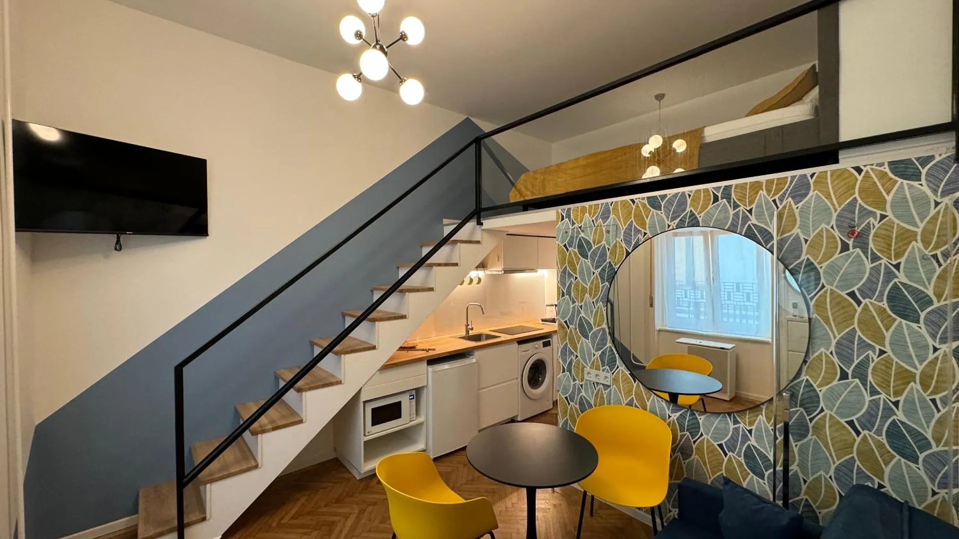 Designer Downtown Apartment Budapest